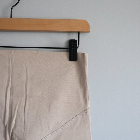 Old Navy Women's Cream Sz S Maternity High Waist Stretch Shorts - Picture 4 of 9